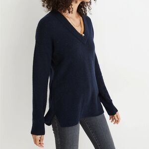 Madewell Bartlett V-Neck Pullover Sweater In Coziest Yarn Navy Blue